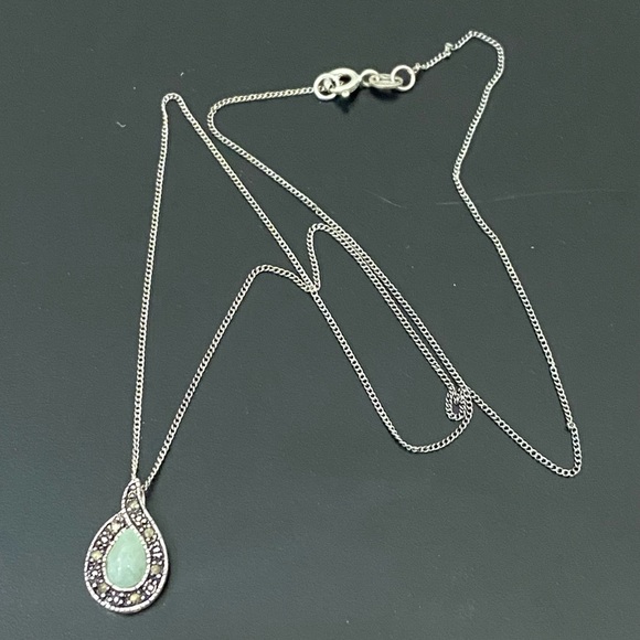 Vintage 925 NV Sterling Silver Jade Marcasite Teardrop Pendant 18” Necklace 3g. - Picture 2 of 16